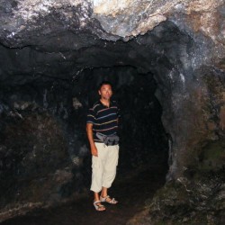Edi in der Lavahöhle